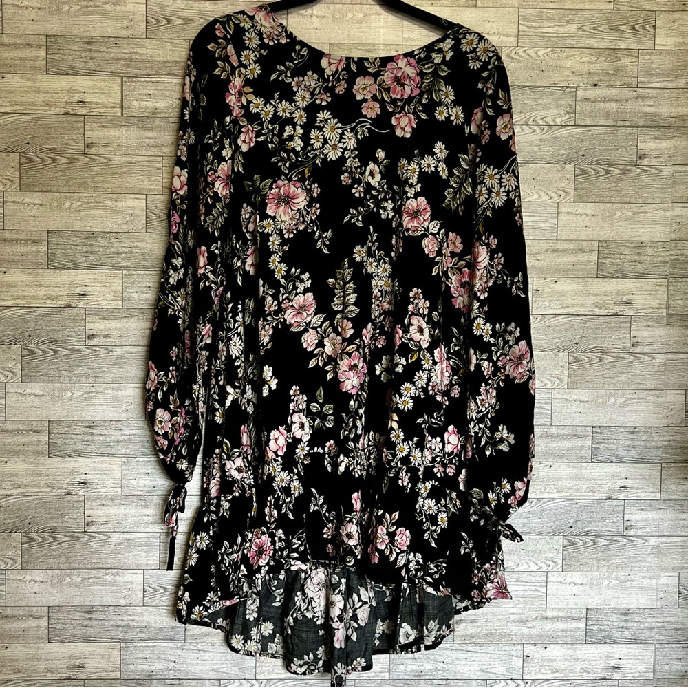 Jaase Dress High/Low Floral, Sleeve Cut Out, Triangle Cut Out On Back/ Sz-Large